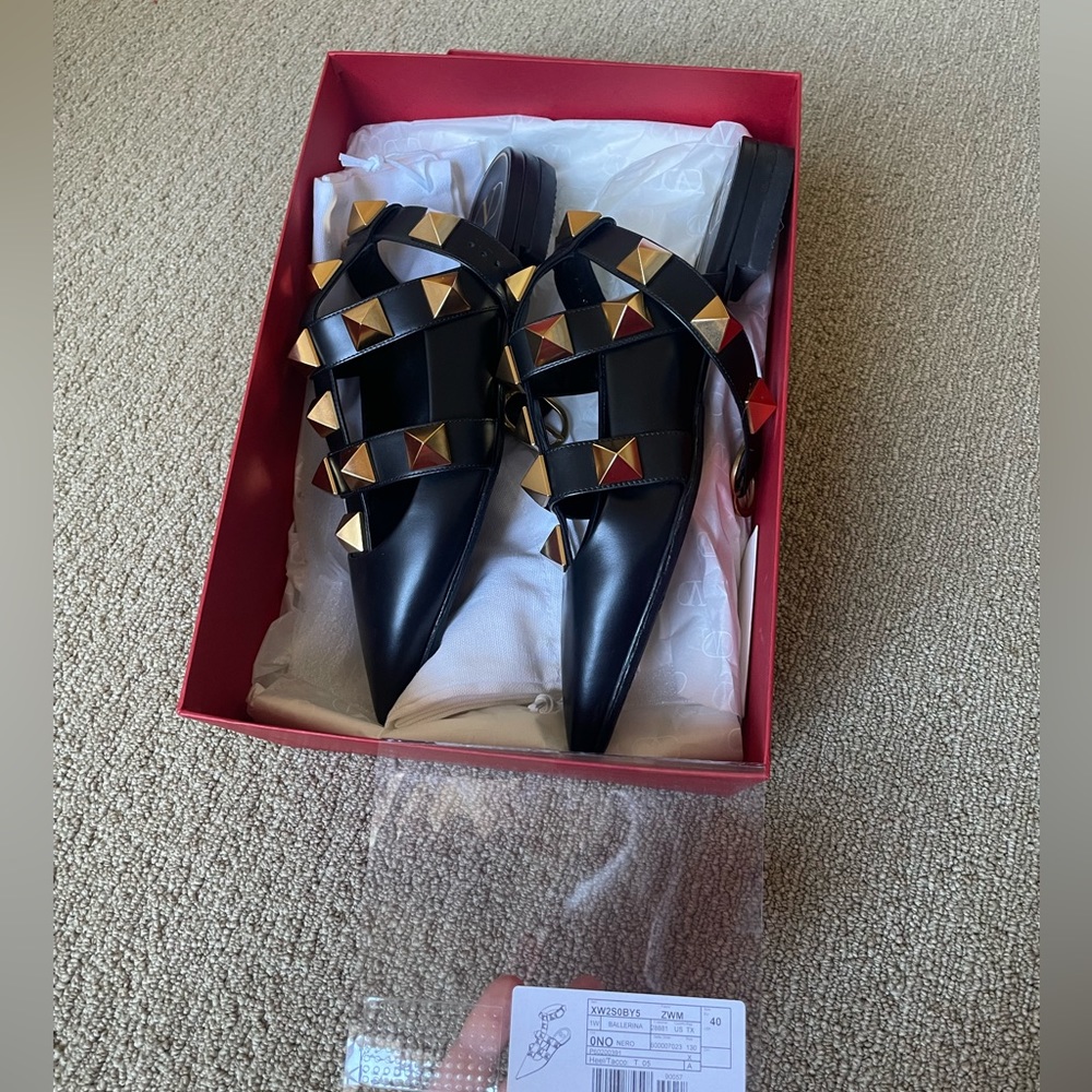 Valentino Garavani Roman Stud leather point-toe flats - Picture 5 of 9